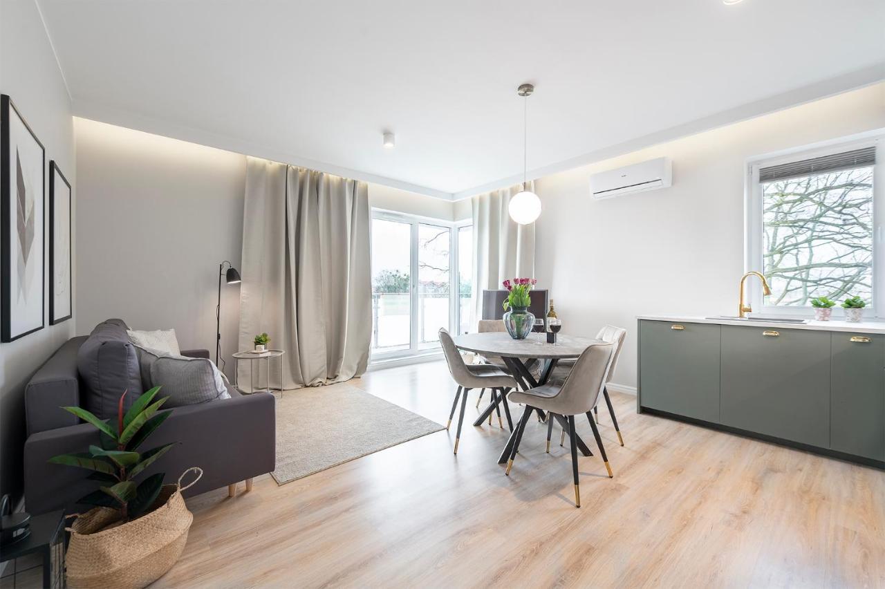 Apartment River View - Widok Na Wode, Parking W Hali, 3pok I 5 Lozek, Klima, Netflix I Max, Centrum *